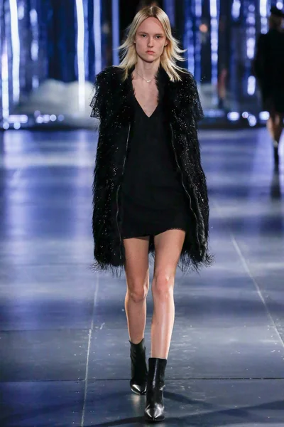 Look 32